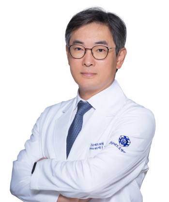 Dr. Park Kwan Tae, Director of the International Patient Center